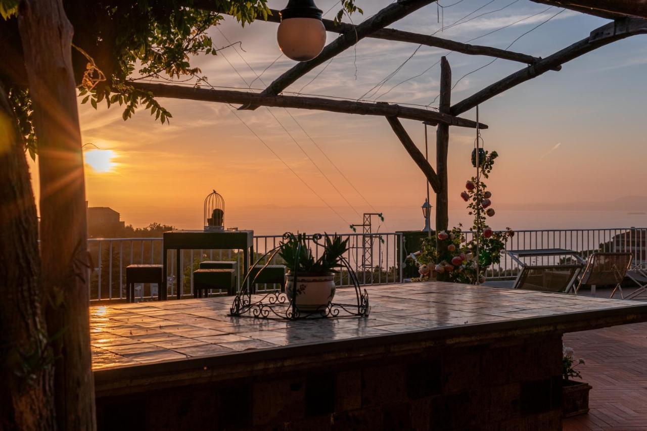 Villa Carolina Sorrento Private Heated Pool And Sea View Dış mekan fotoğraf