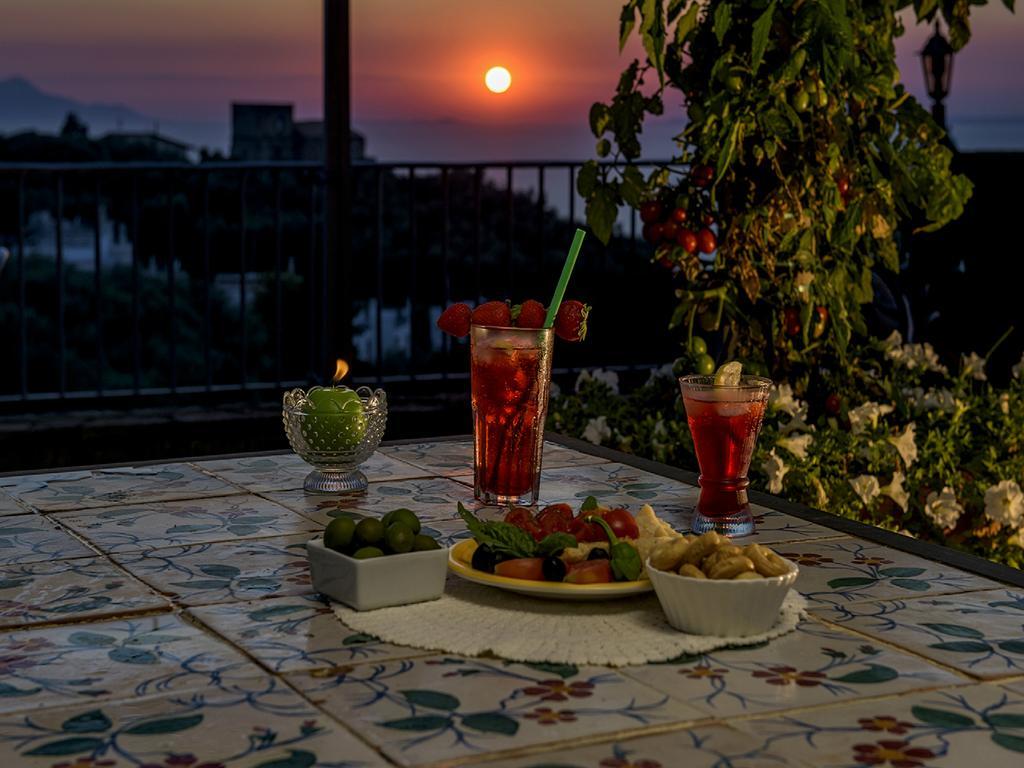 Villa Carolina Sorrento Private Heated Pool And Sea View Dış mekan fotoğraf